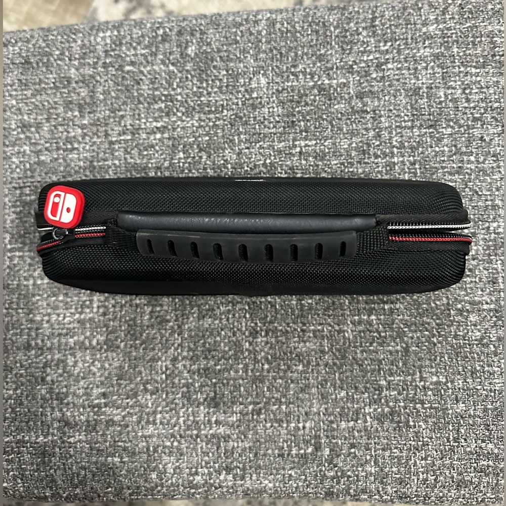 Nintendo Switch Case - Picture 3 of 4